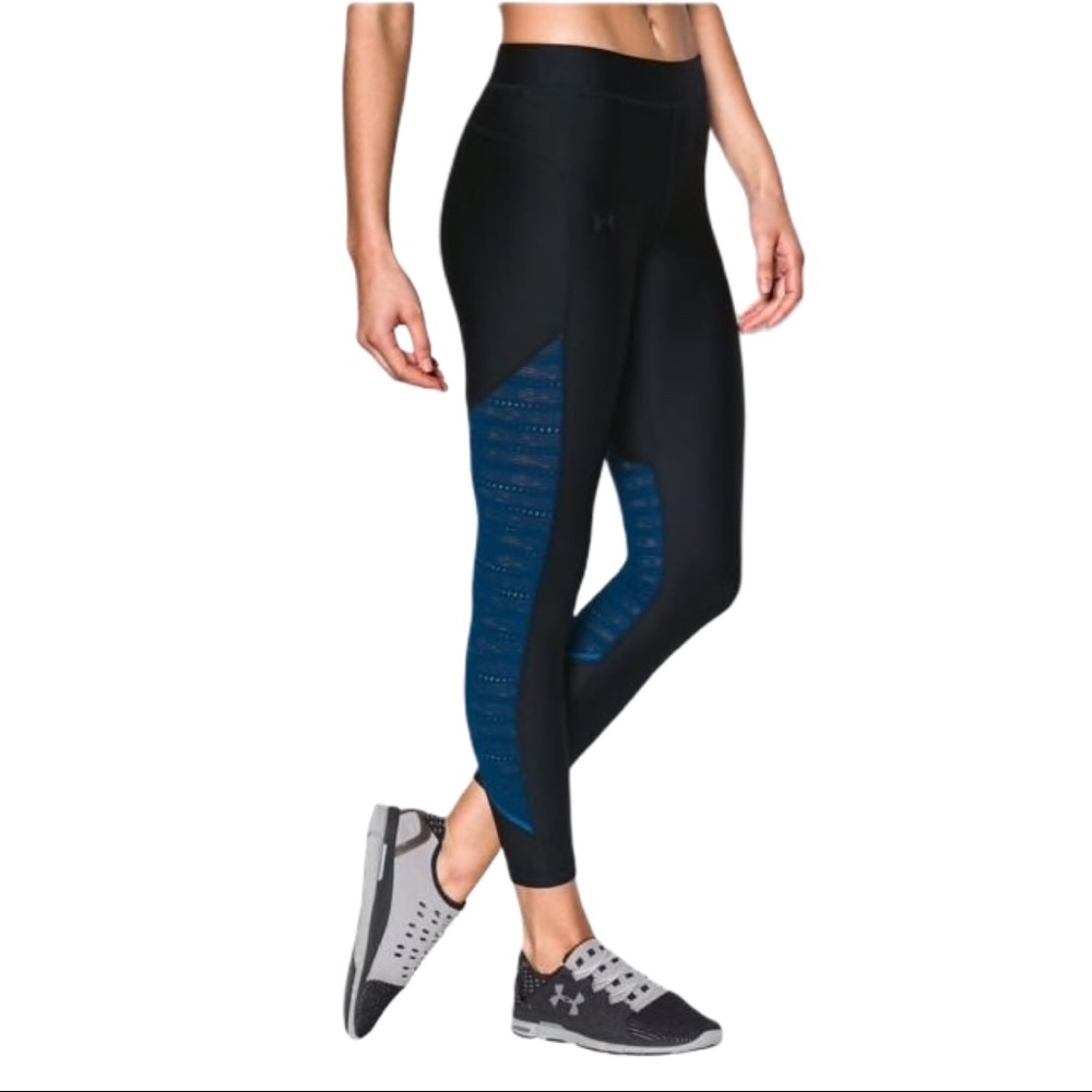 UNDER ARMOUR HeatGear SuperVent Crop Leggings NWT
